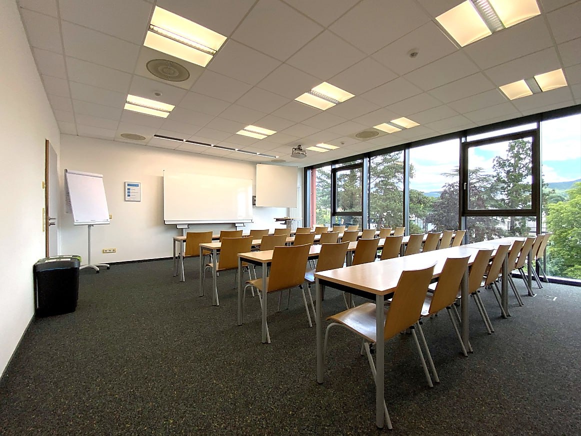 Konferenzraum mit Panoramafenstern Campus Bad Honnef